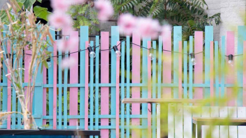 Transforming Your Fence with Artistic Painting Techniques